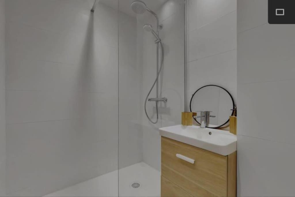 Appartement Neuf Pour 6, Parking Et Box, Au Calme Вильорбан Екстериор снимка